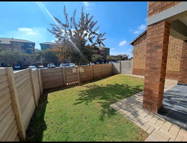 2 BEDROOM APARTMENT FOR SALE IN HEUWELOORD